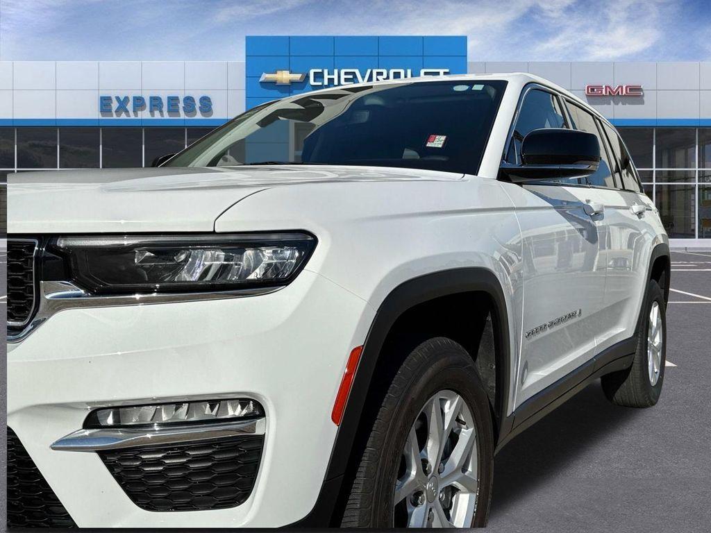 used 2023 Jeep Grand Cherokee car, priced at $27,990