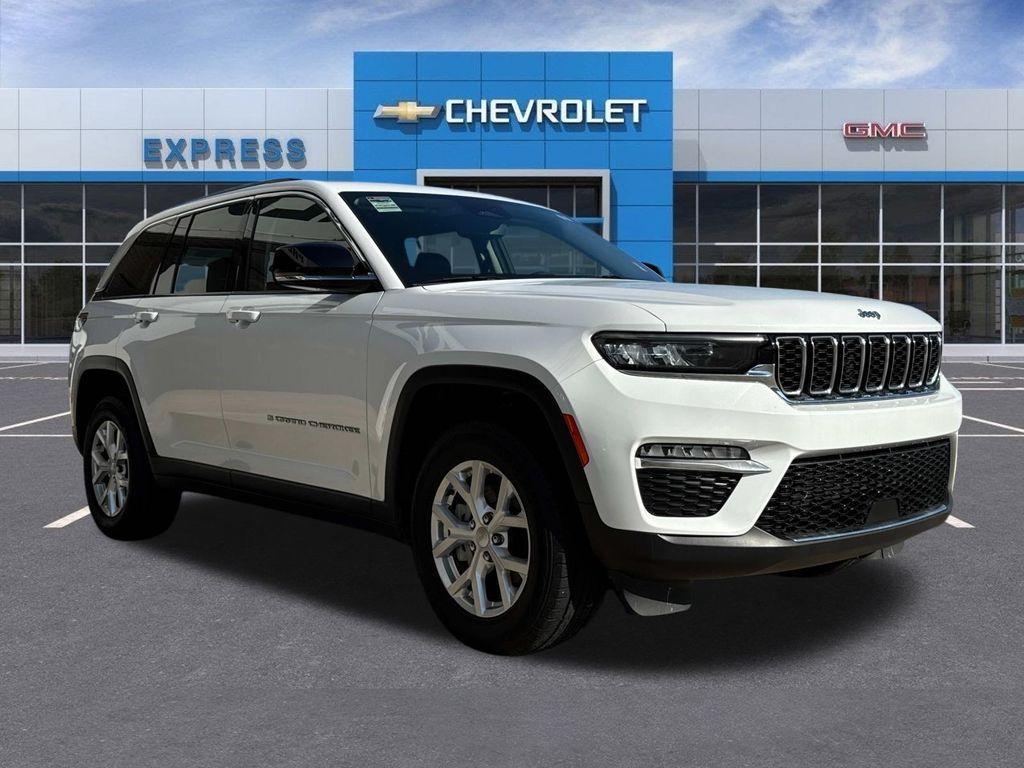 used 2023 Jeep Grand Cherokee car, priced at $27,990