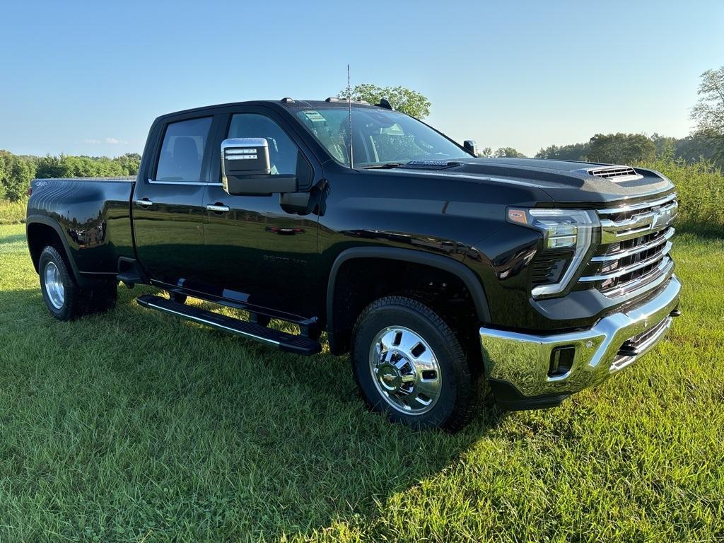 new 2025 Chevrolet Silverado 3500 car