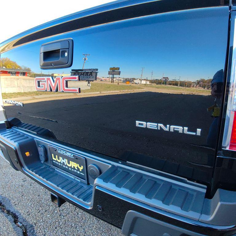 used 2020 GMC Canyon car, priced at $33,900
