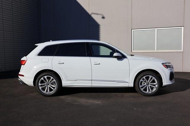 new 2025 Audi Q7 car, priced at $75,890