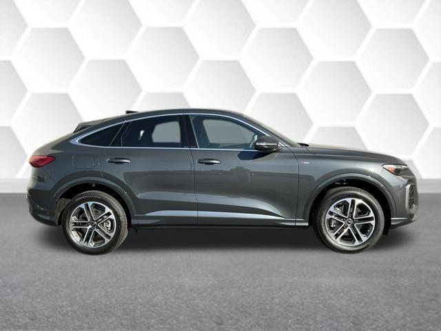 new 2025 Audi Q5 car, priced at $62,925
