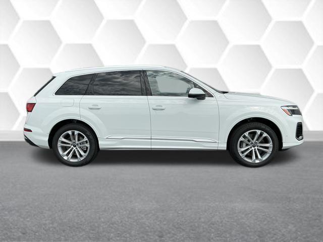 new 2025 Audi Q7 car, priced at $69,755