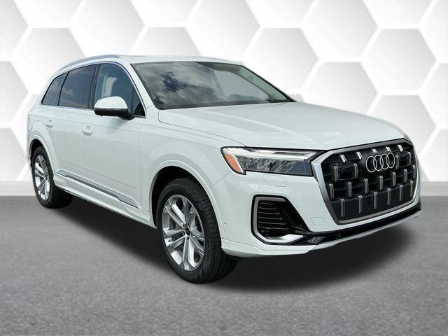 new 2025 Audi Q7 car, priced at $69,755