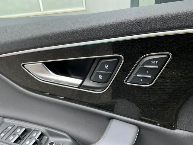 new 2025 Audi Q7 car, priced at $62,120