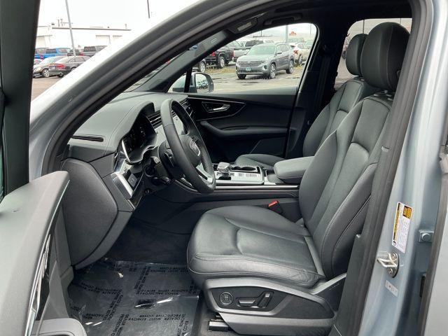 new 2025 Audi Q7 car, priced at $62,120