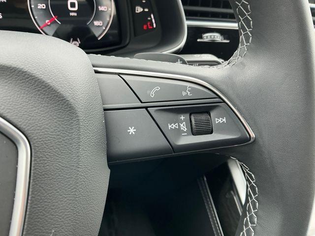 new 2025 Audi Q7 car, priced at $62,120