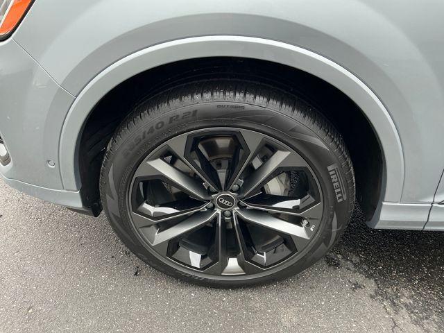 new 2025 Audi Q7 car, priced at $62,120