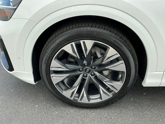 new 2025 Audi Q8 car, priced at $84,714