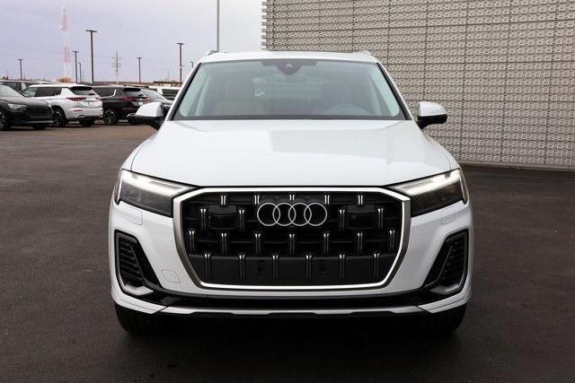 new 2025 Audi Q7 car, priced at $75,890