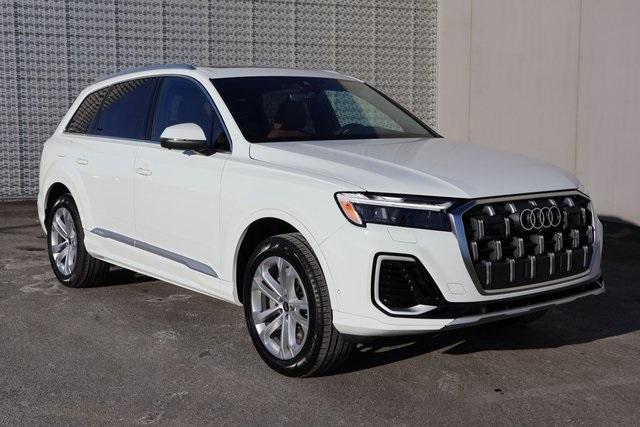 new 2025 Audi Q7 car, priced at $75,145