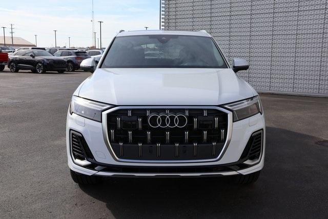 new 2025 Audi Q7 car, priced at $75,890