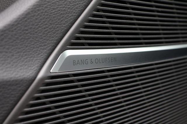 new 2025 Audi Q7 car, priced at $77,840
