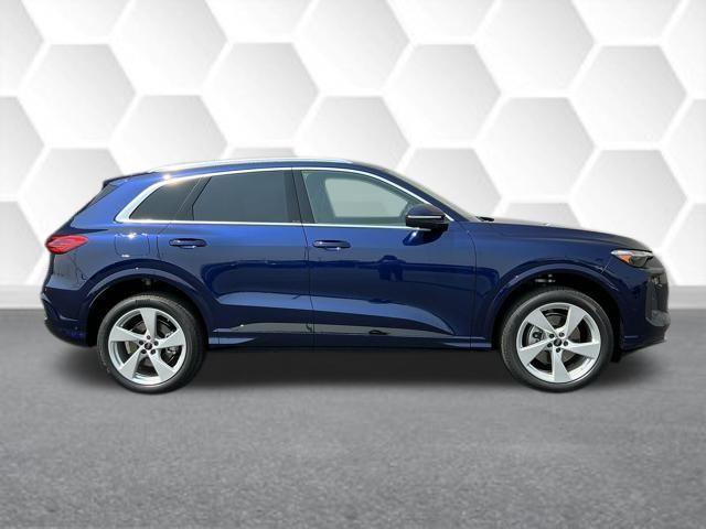 new 2025 Audi Q5 car, priced at $61,930