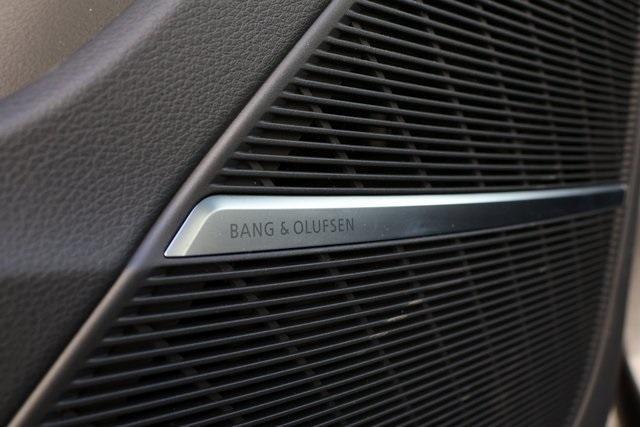 new 2025 Audi Q7 car, priced at $70,440