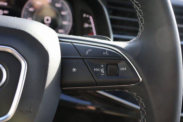 new 2025 Audi Q7 car, priced at $70,440
