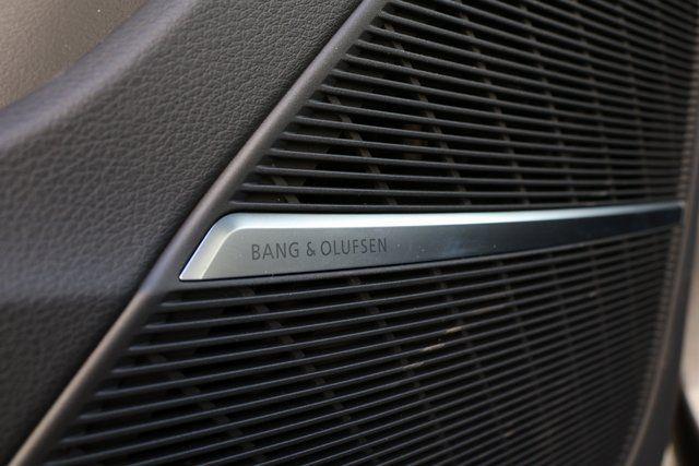 new 2025 Audi Q7 car, priced at $70,440
