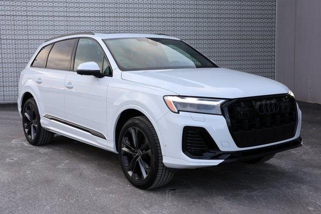 new 2025 Audi Q7 car, priced at $77,750