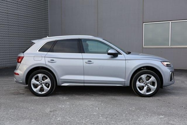 new 2025 Audi Q5 car, priced at $56,590