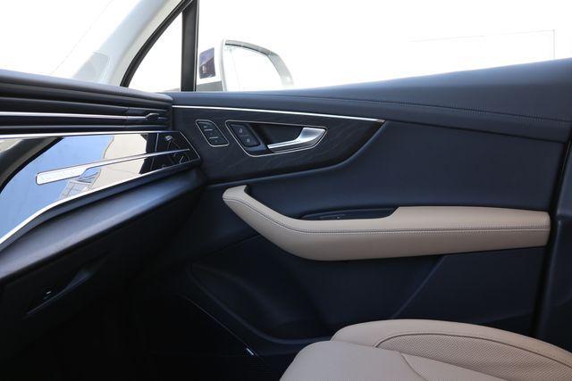 new 2025 Audi Q7 car