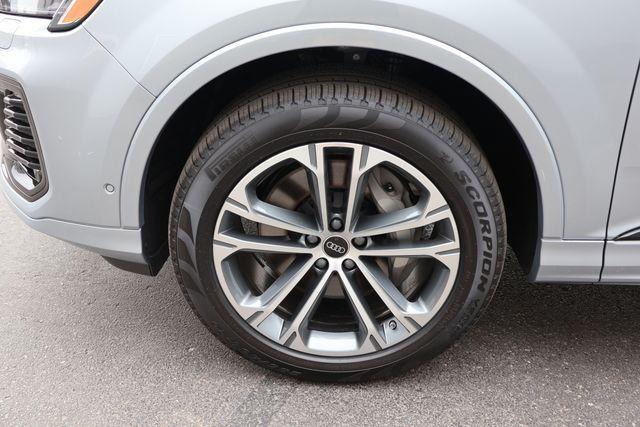 new 2025 Audi Q7 car, priced at $71,450