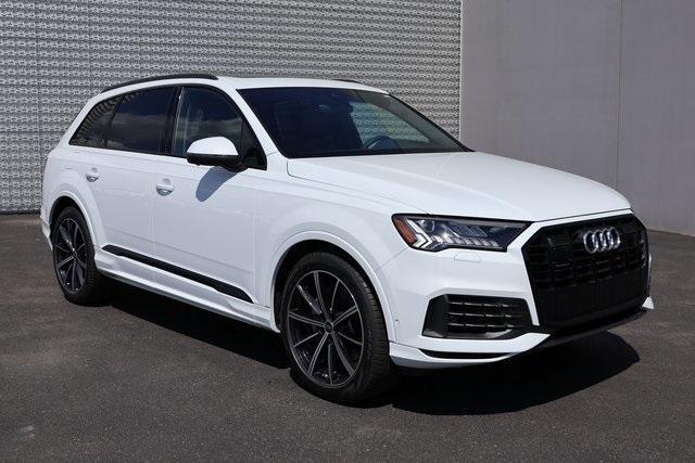 new 2024 Audi Q7 car, priced at $79,870