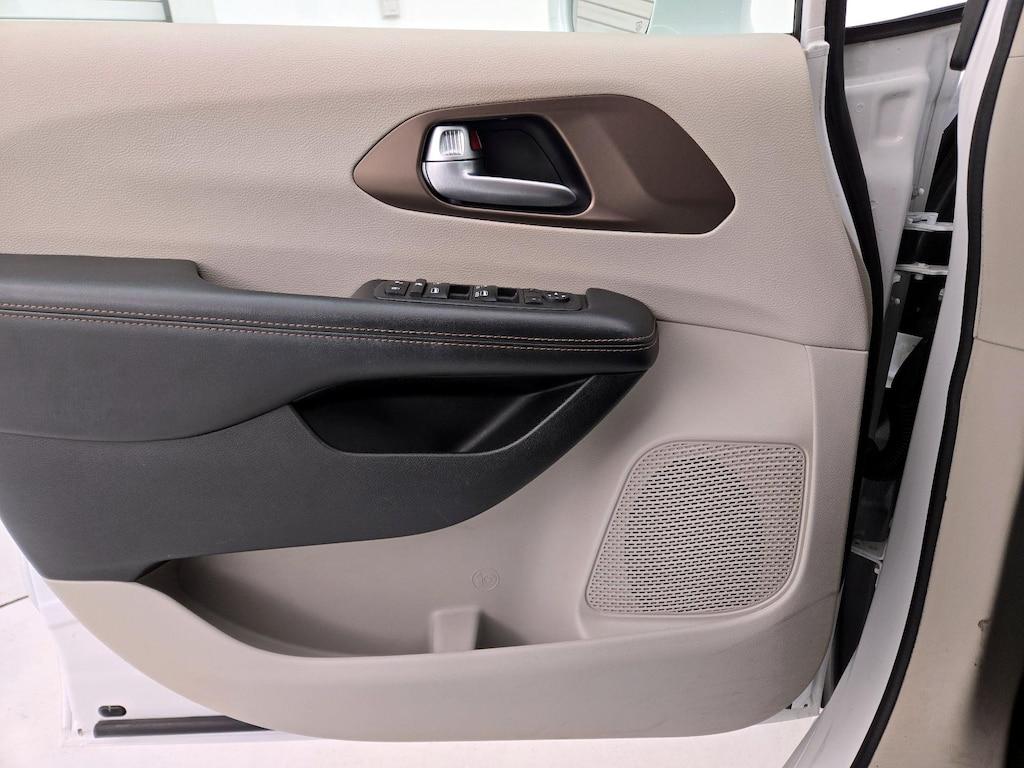 used 2017 Chrysler Pacifica car, priced at $18,998