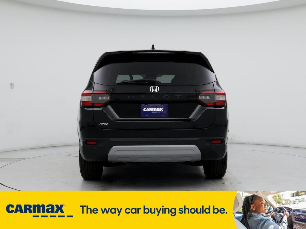 used 2025 Honda Pilot car, priced at $45,998