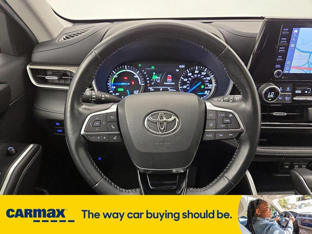 used 2020 Toyota Highlander Hybrid car, priced at $34,998