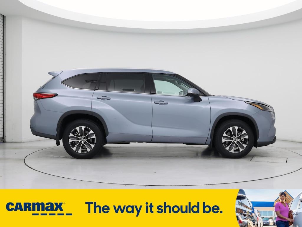 used 2022 Toyota Highlander car, priced at $36,998