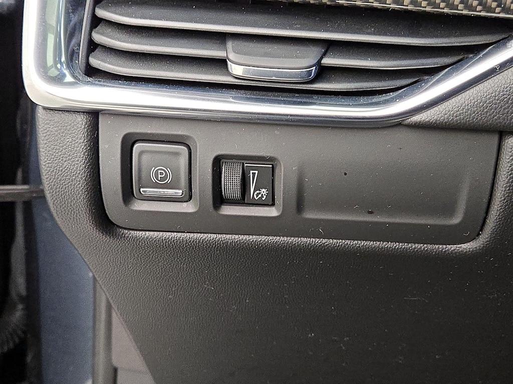 used 2021 Cadillac XT4 car, priced at $25,998