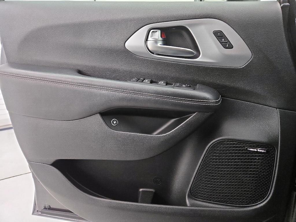 used 2020 Chrysler Pacifica Hybrid car, priced at $31,998
