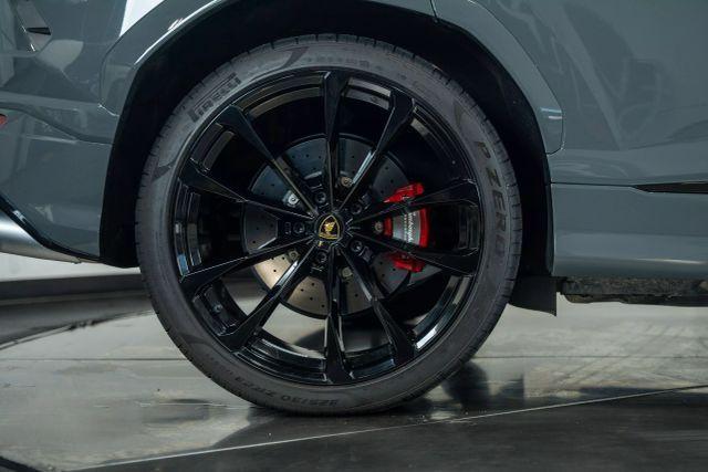 used 2022 Lamborghini Urus car, priced at $217,995