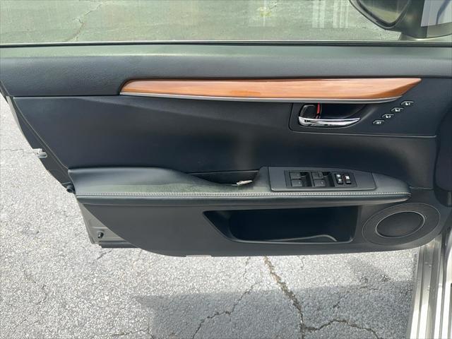 used 2015 Lexus ES 300h car, priced at $16,900