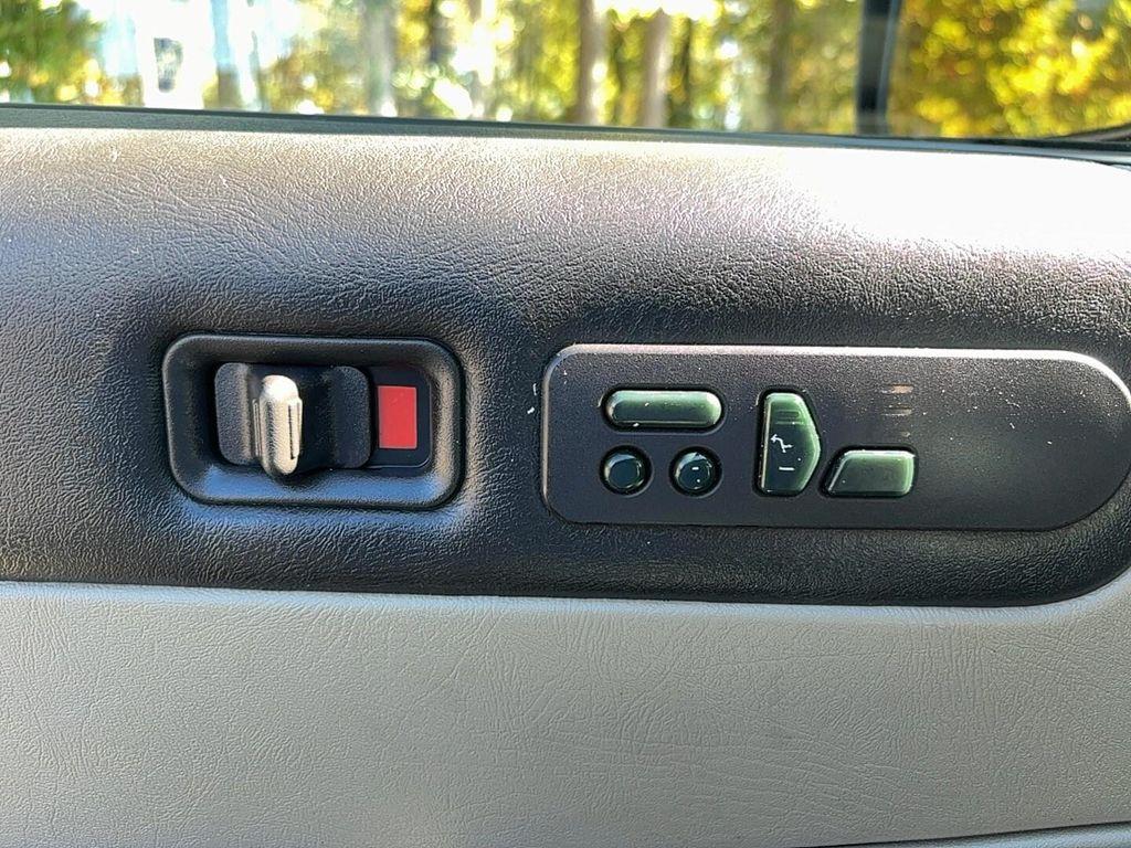 used 2004 Hummer H2 car, priced at $16,900