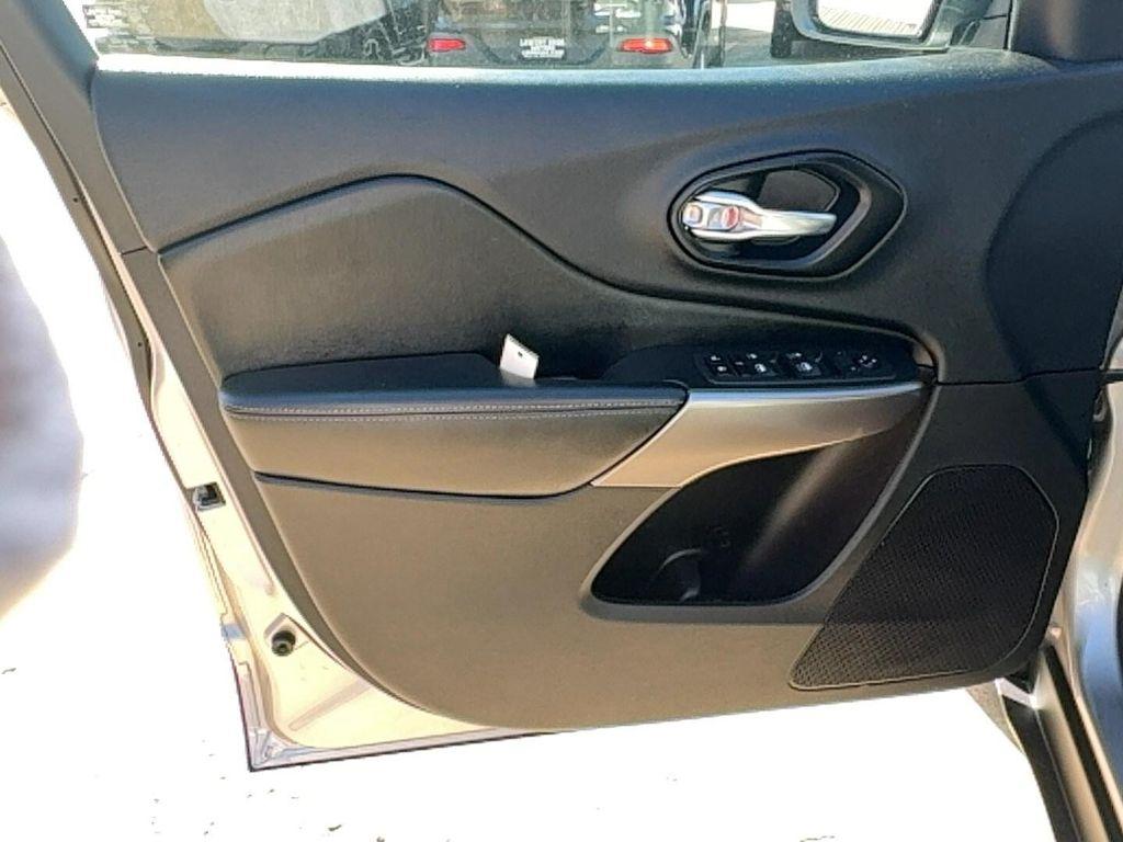 used 2020 Jeep Cherokee car, priced at $13,900