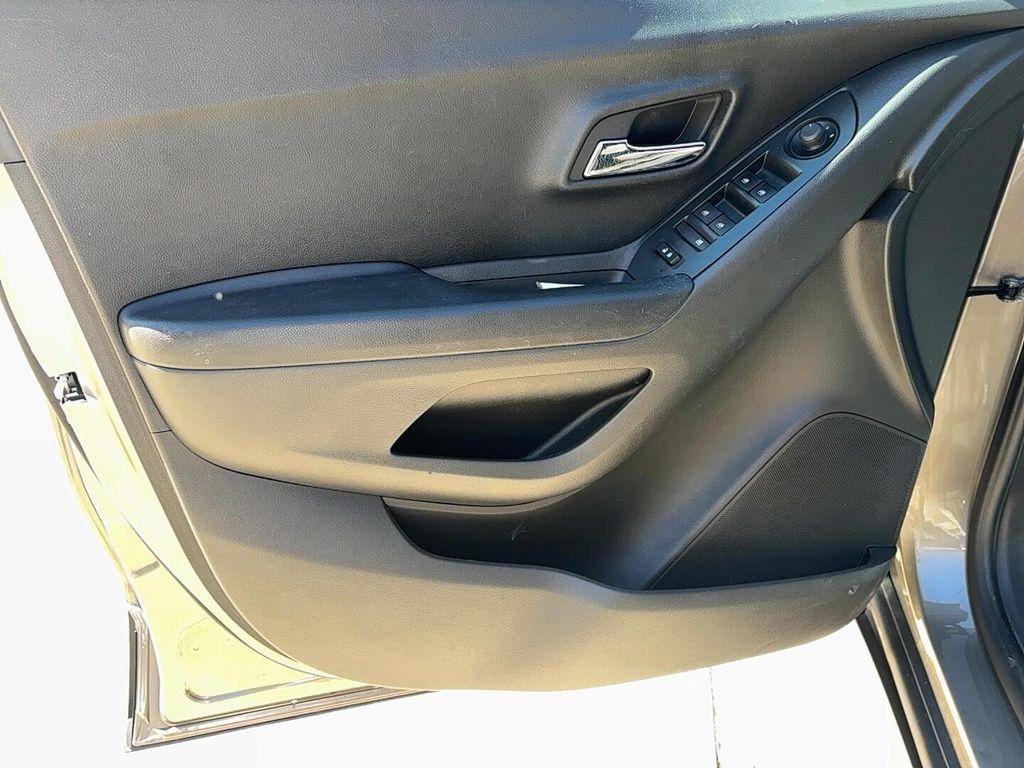 used 2022 Chevrolet Trax car, priced at $12,900