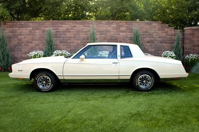 used 1985 Chevrolet Monte Carlo car, priced at $9,999