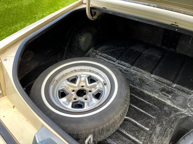 used 1985 Chevrolet Monte Carlo car, priced at $9,999