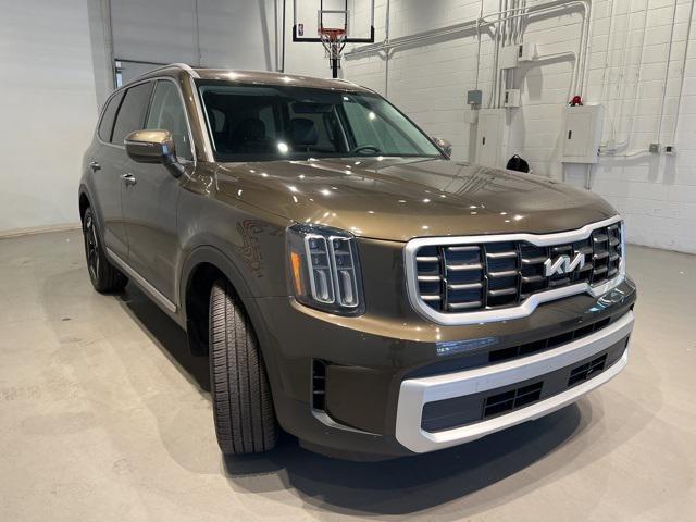 used 2024 Kia Telluride car, priced at $36,250