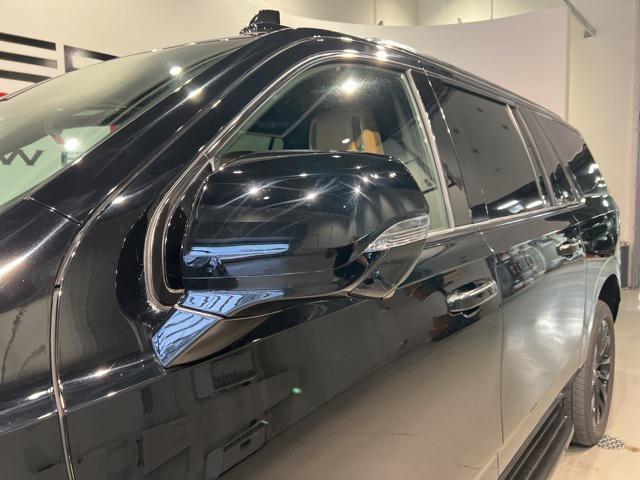 used 2022 Cadillac Escalade ESV car, priced at $68,424