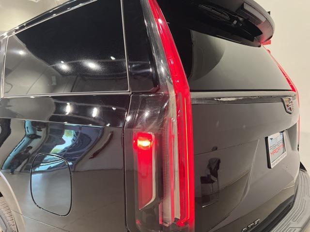 used 2022 Cadillac Escalade ESV car, priced at $68,424