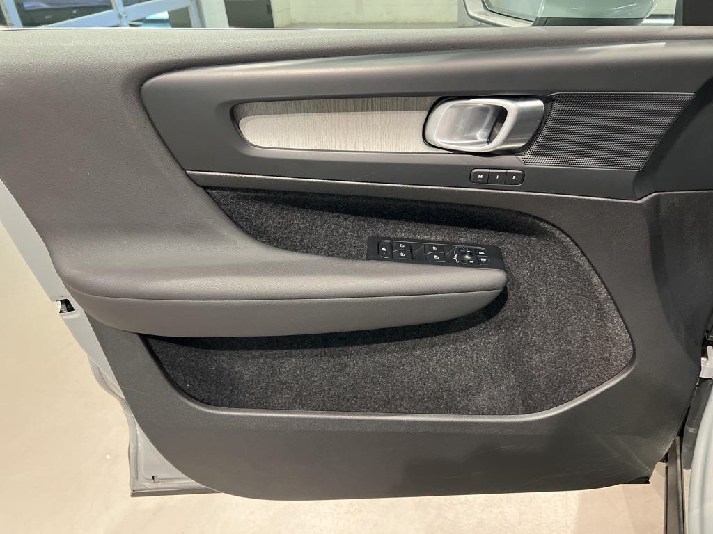 used 2025 Volvo XC40 car, priced at $32,850