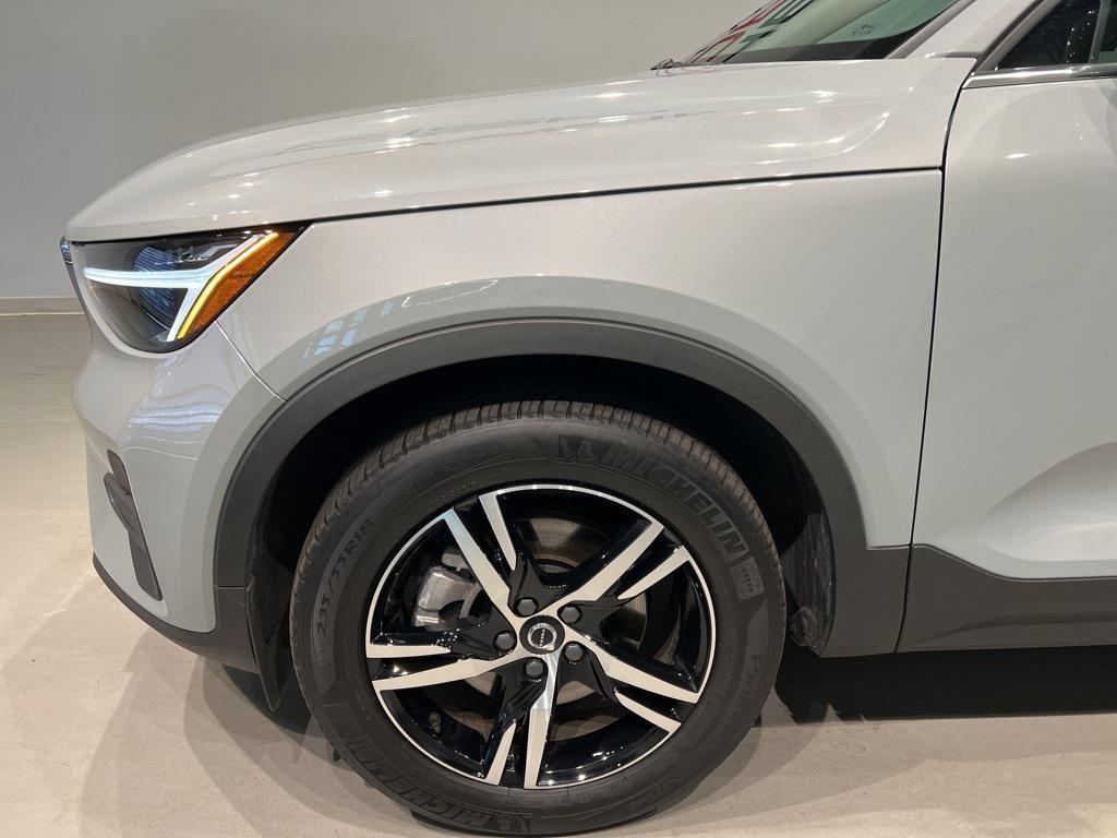 used 2025 Volvo XC40 car, priced at $32,850
