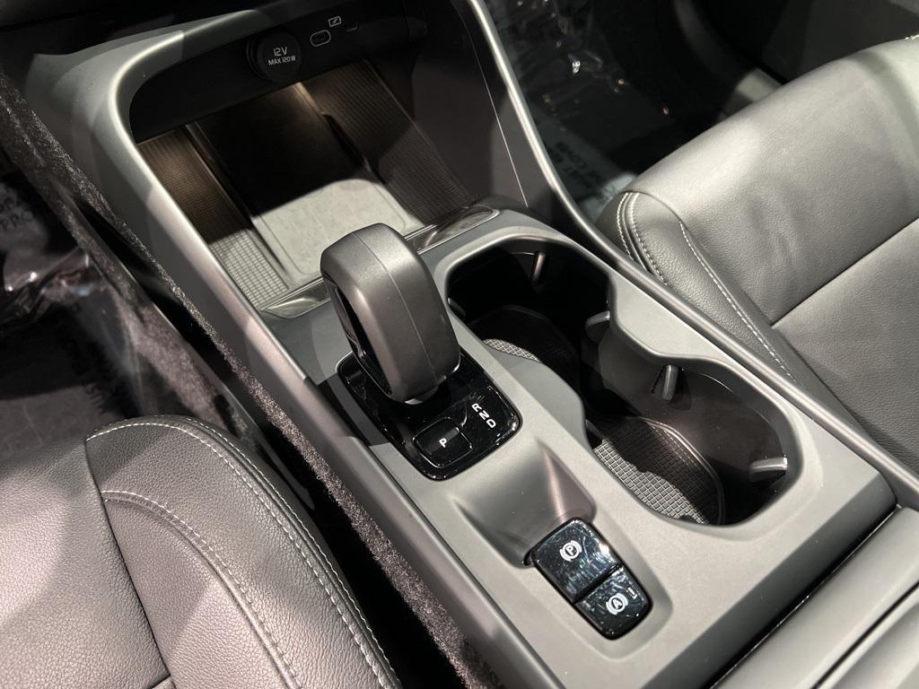used 2025 Volvo XC40 car, priced at $32,850