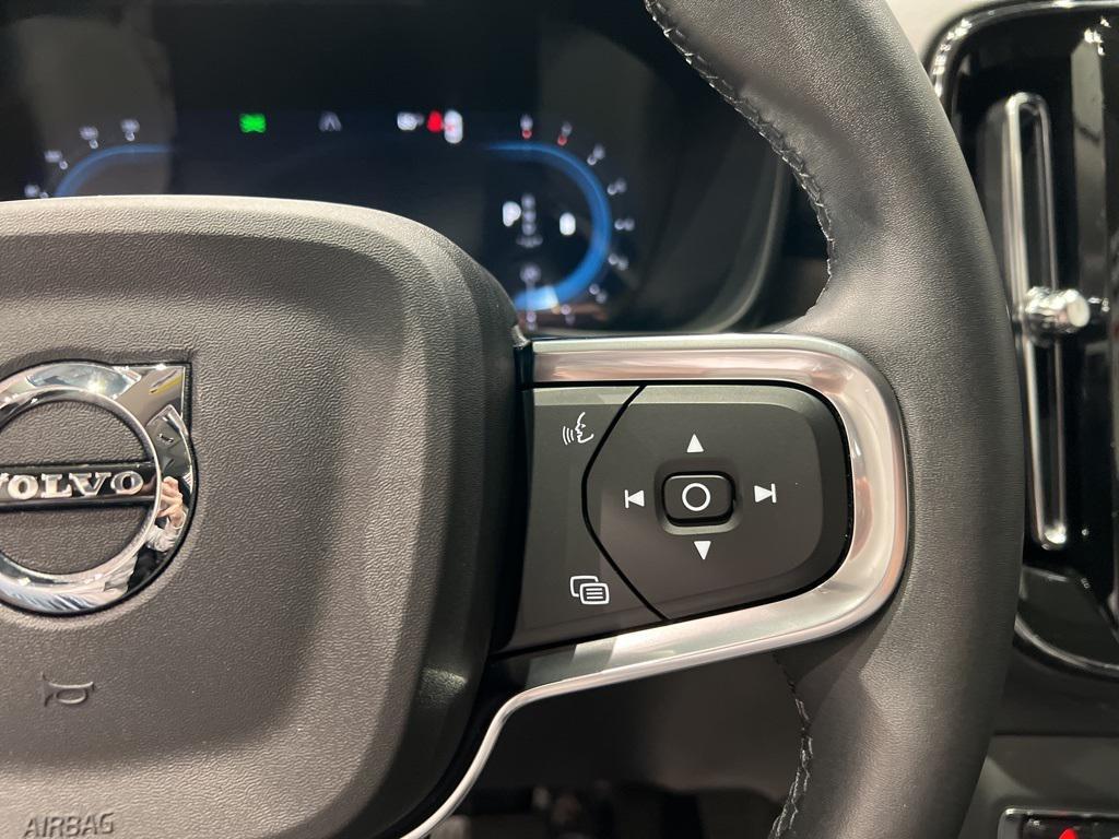 used 2025 Volvo XC40 car, priced at $32,850