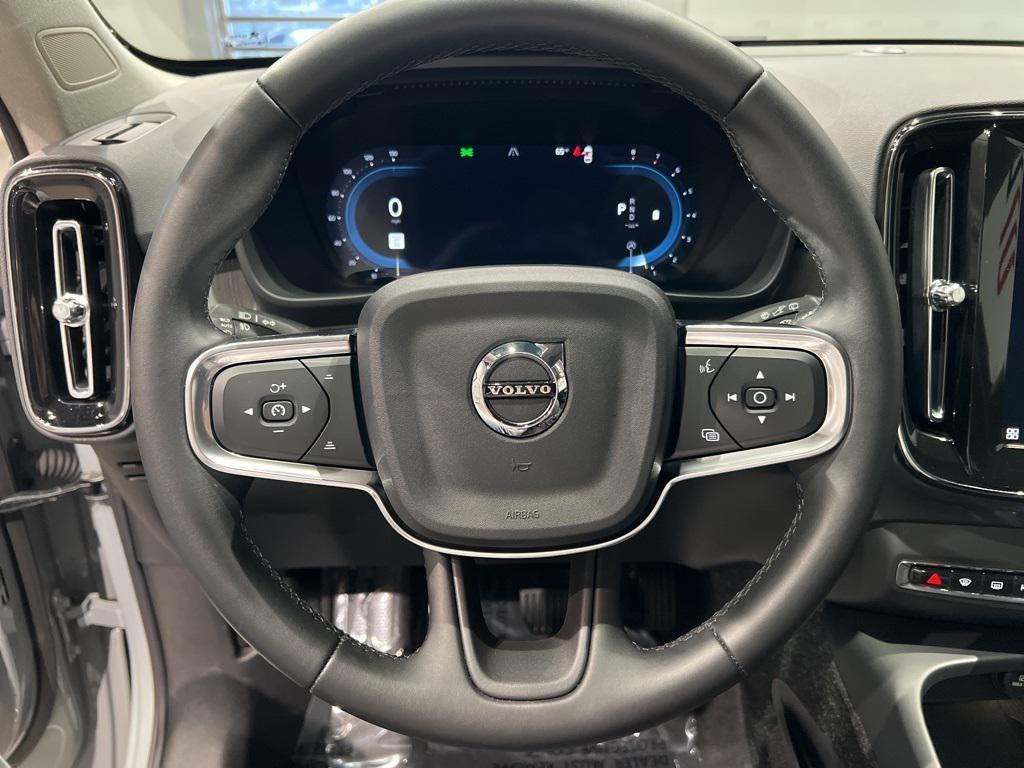 used 2025 Volvo XC40 car, priced at $32,850
