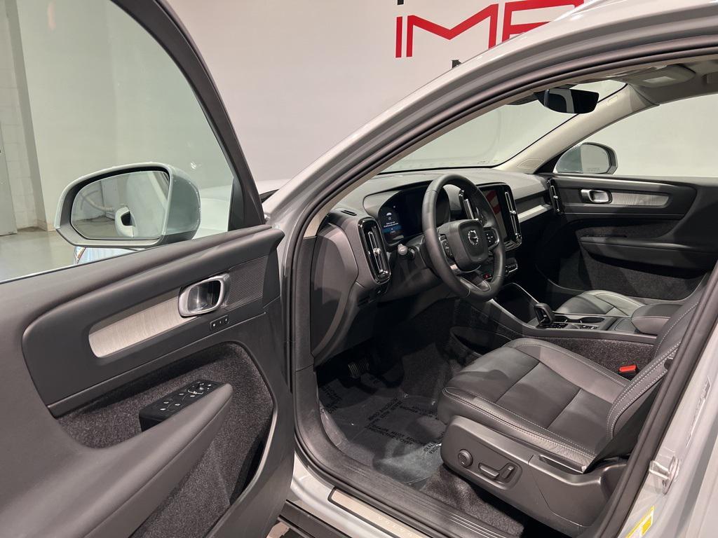 used 2025 Volvo XC40 car, priced at $32,850
