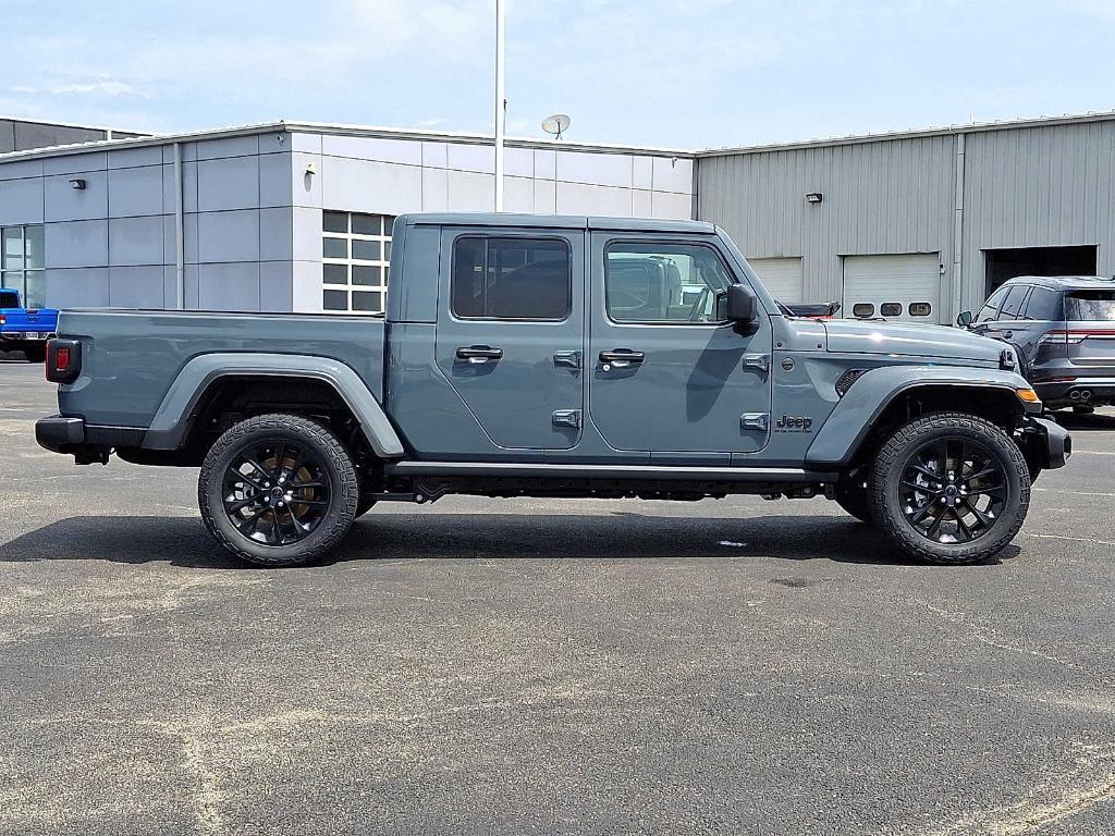 new 2025 Jeep Gladiator car, priced at $46,675
