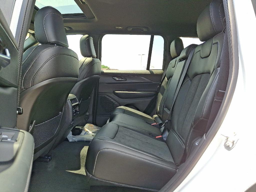new 2025 Jeep Grand Cherokee car, priced at $47,780